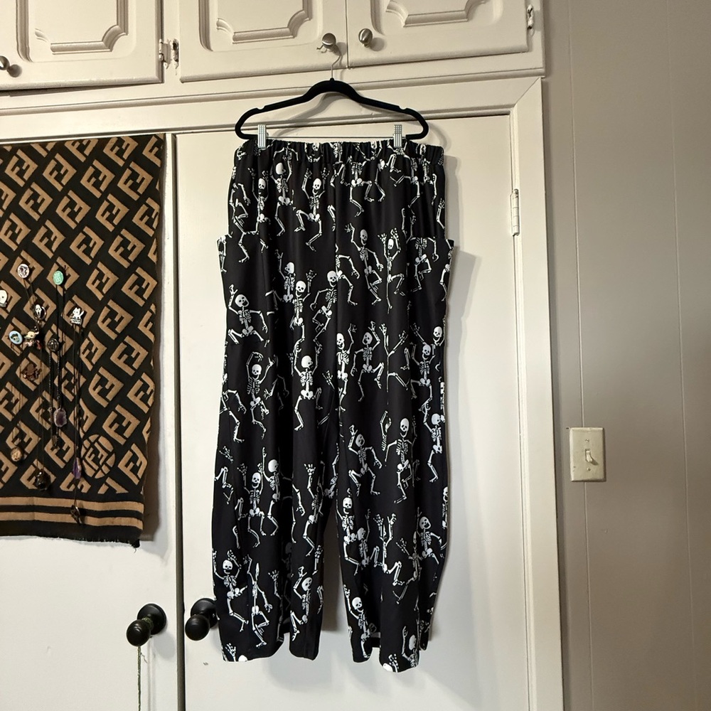 Black Skeleton Print Pants with large pockets